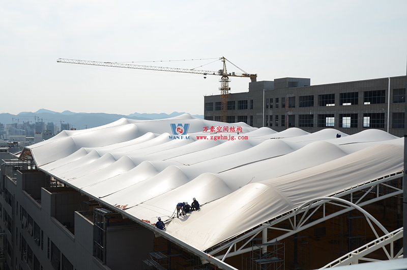 浙江真愛毯業(yè)科技有限公司廠房三屋面膜結構工程完工大吉！