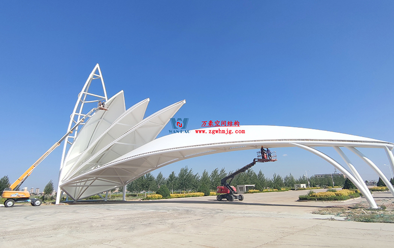 陜西定邊馬蓮灘沙漠公園鋼膜結(jié)構(gòu)工程“奮力快跑”，工程“進(jìn)度條”刷新了!