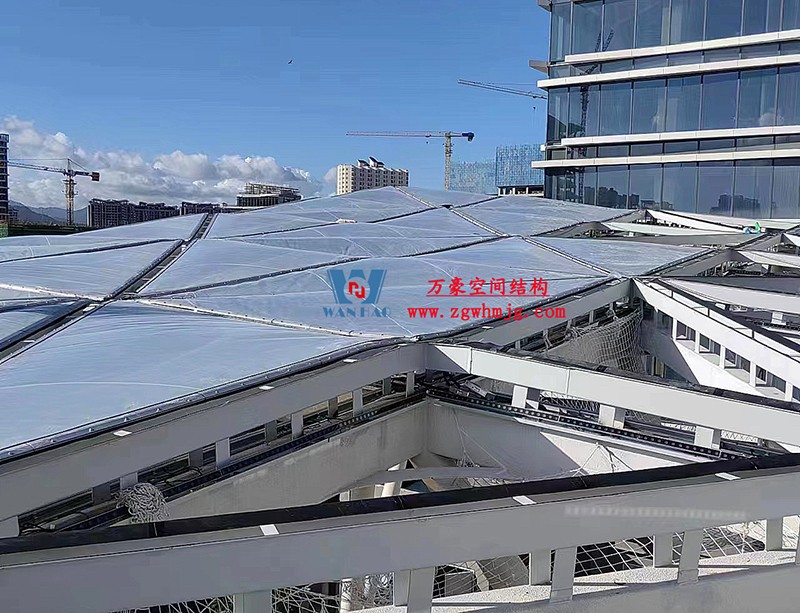 縱使烈日炎炎，腳步從未止歇！海南這個(gè)ETFE氣枕膜項(xiàng)目施工進(jìn)度有最新消息